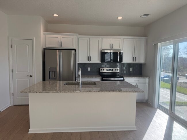 Photo - 5894 Butterfield Ct