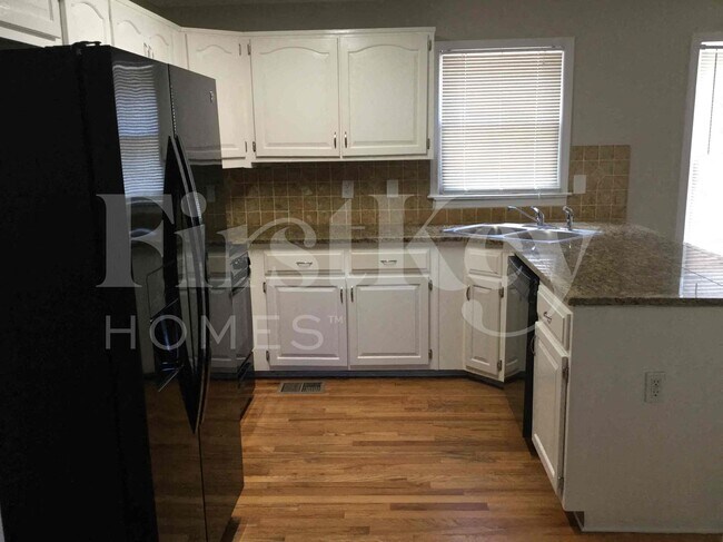 Photo - 138 Springfield Dr