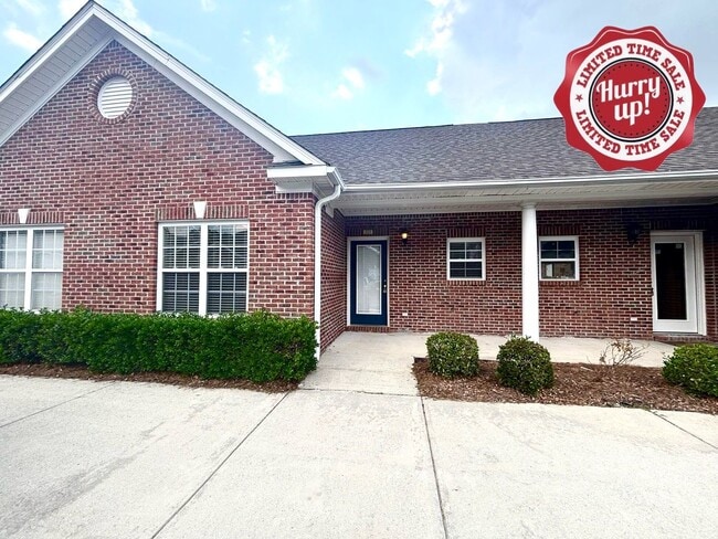 Building Photo - RENT SPECIAL! Freshly Painted! New Carpet!... Rental
