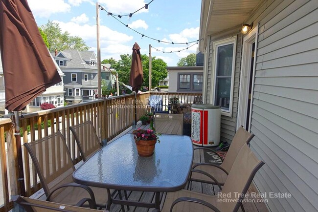 Photo - 63 Mapleton St