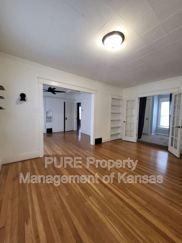 Photo - 118 SW Broadmoor Ave