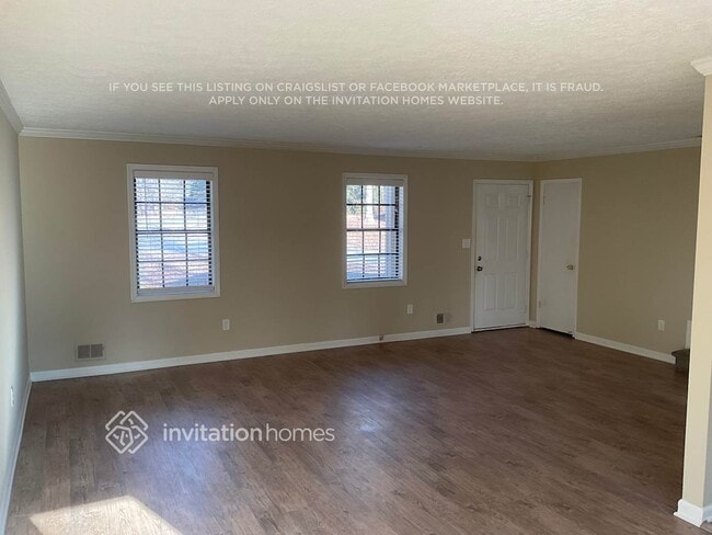 Photo - 71 Landmark Ct SW