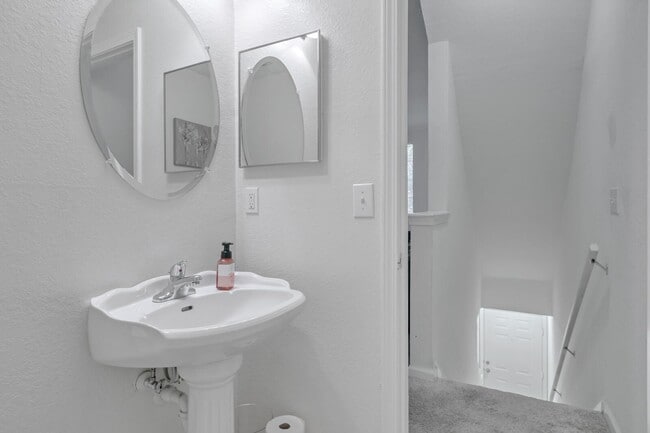 Photo - 10075 Gate Pkwy N