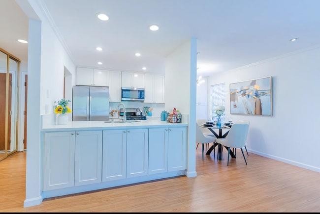 Photo - 40425 Chapel Way