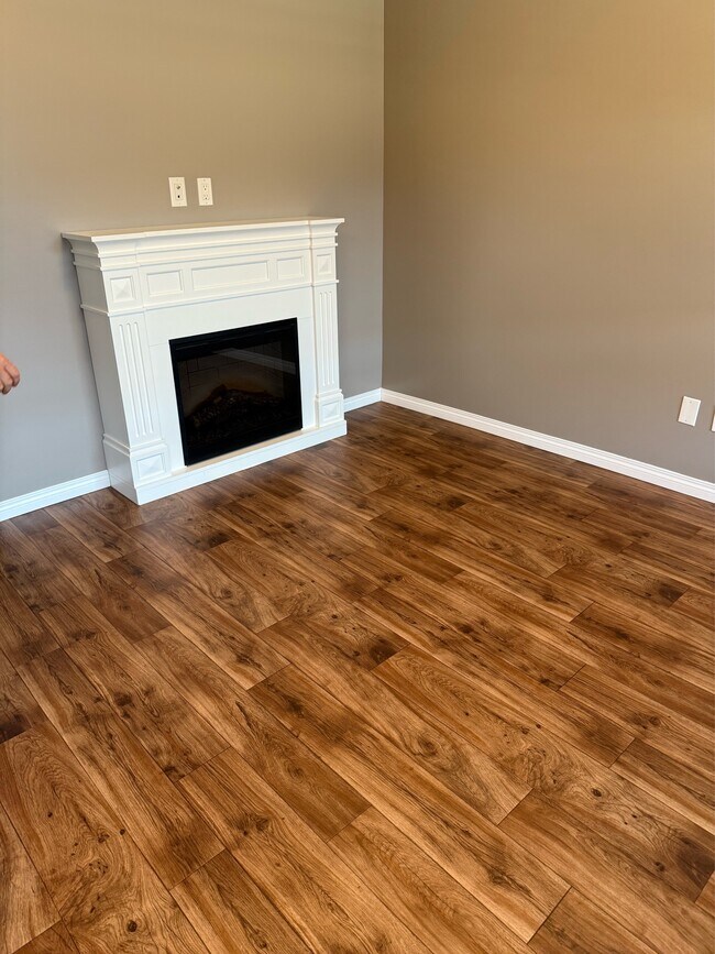 Photo - 3814 Dewdney Ave E