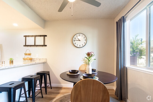 2BR, 1BA - Griffith