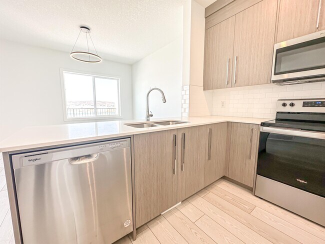 Photo - 190 Creekstone Dr SW