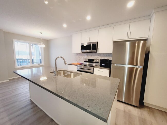 Building Photo - 990 Stillwater Blvd NW