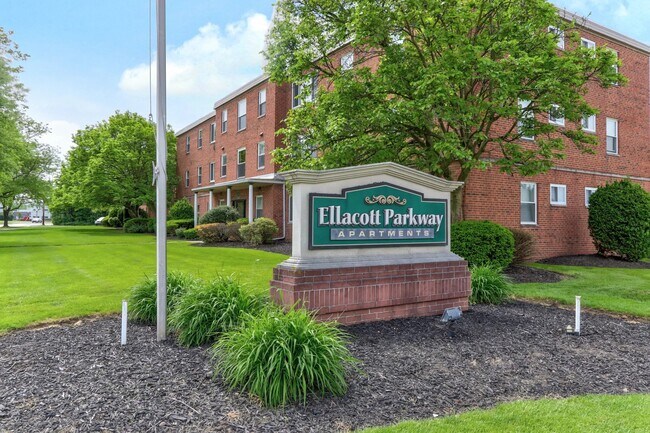 Ellacott Parkway Apartments