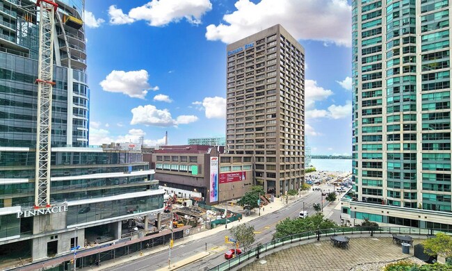 Photo - 16-916 Yonge St