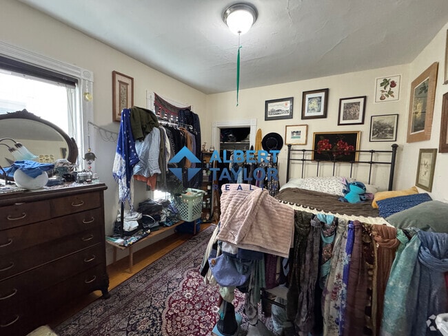 Building Photo - 378 Washington St Unit 3 Rental