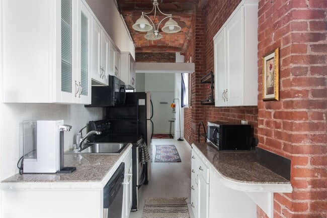 Photo - 215 W 7th St Unidad 1301