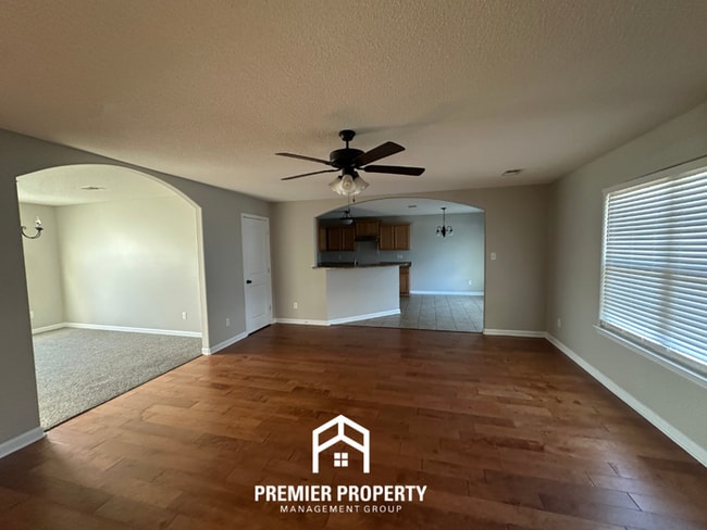 Photo - 411 Springer Cv