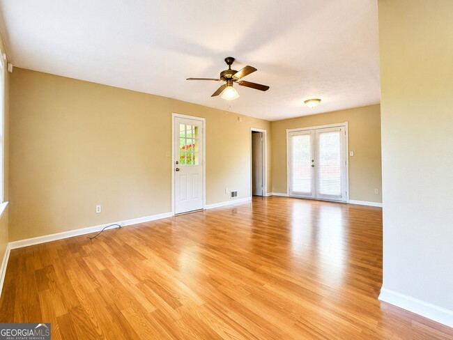 Photo - 405 Elder Rd