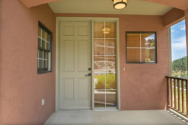 Photo - 556 Ridgeside Dr