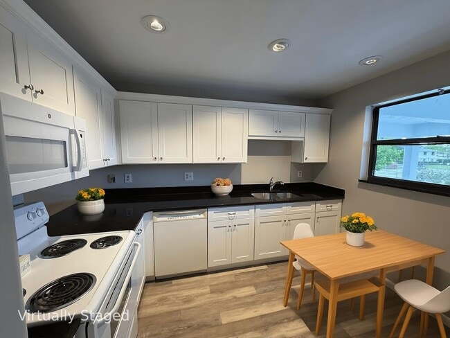 Photo - 1250 SE Parkview Pl Unit C10