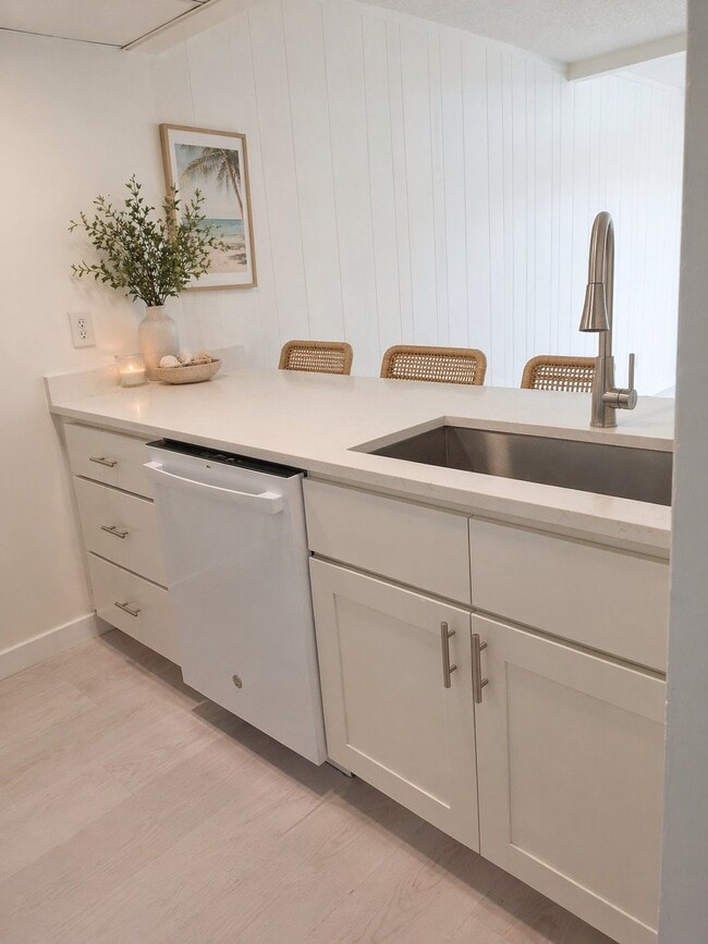 Photo - 1100 Turner St Unidad 204