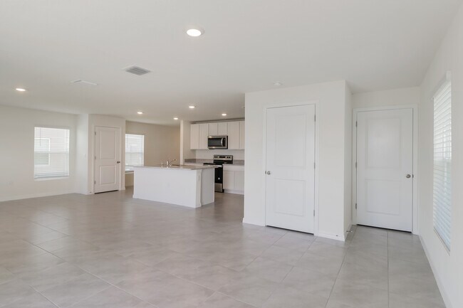 Photo - 477 Sunlit Coral St