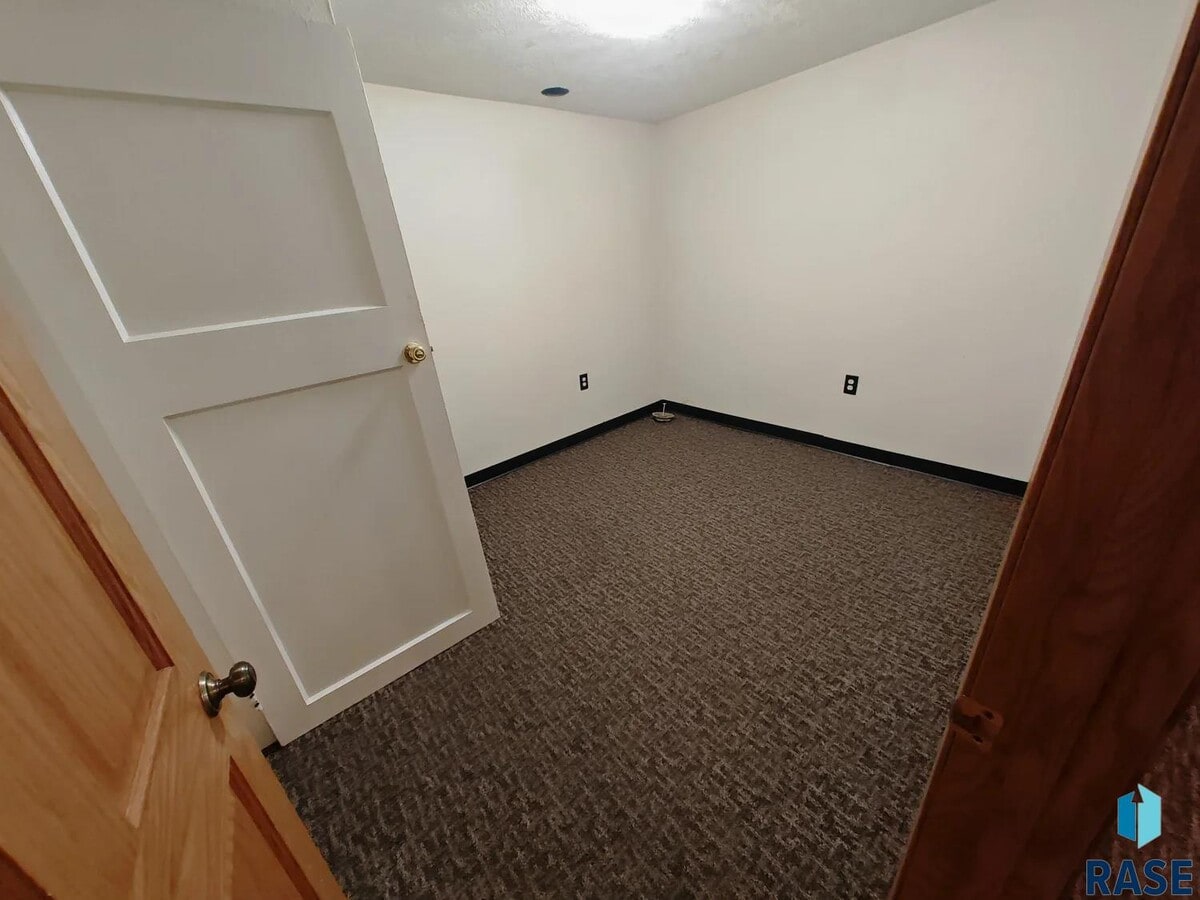 Photo - 3205 S Covell Ave