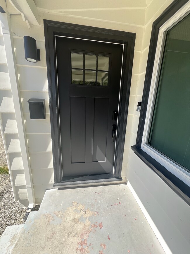 Photo - 21258 Hobert St