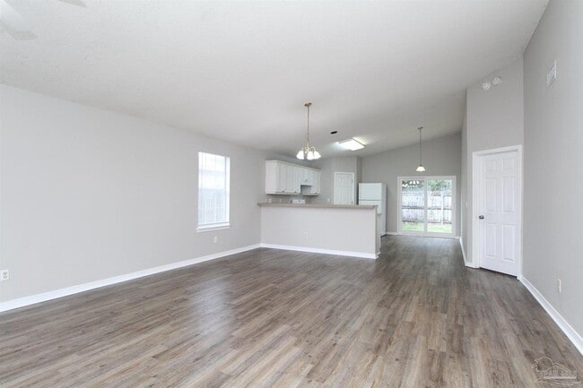 Photo - 2081 Sequoia Cir