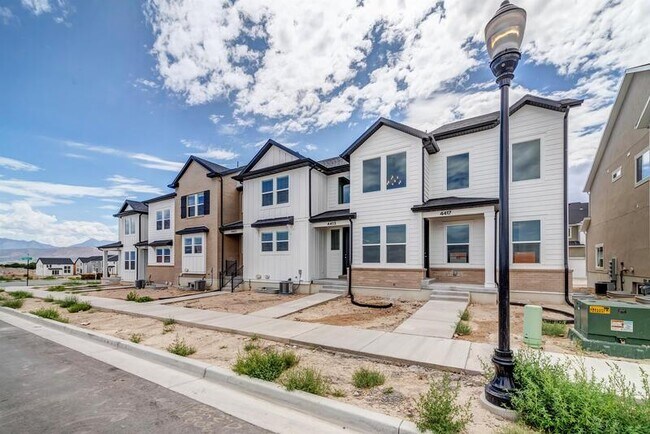 3904 Hardman Way