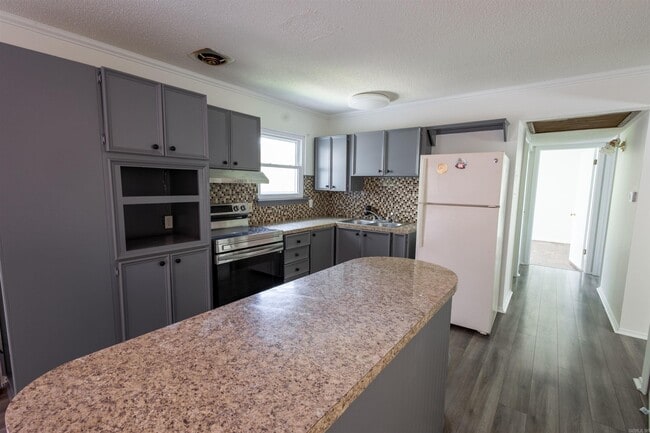 Photo - 10 Windsor Dr