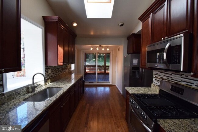 Photo - 1507 Oakview Dr