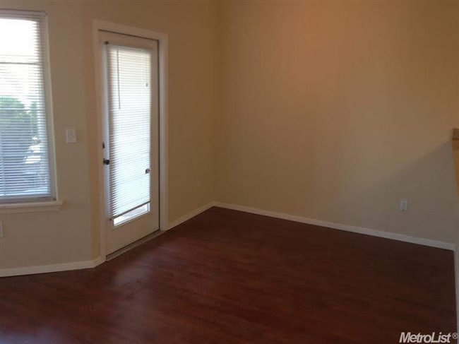 Photo - 4200 E Commerce Way Unidad 2211