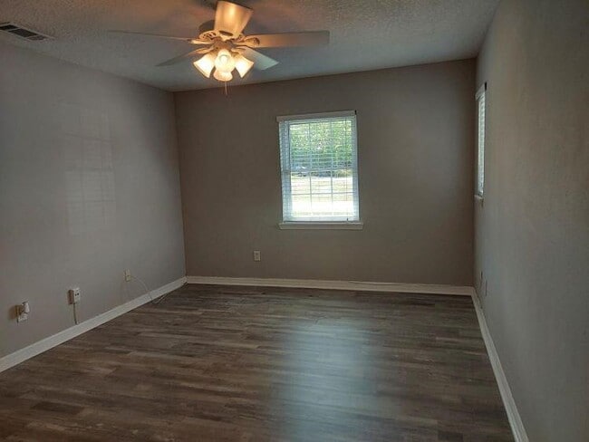 Photo - 264 Costado St