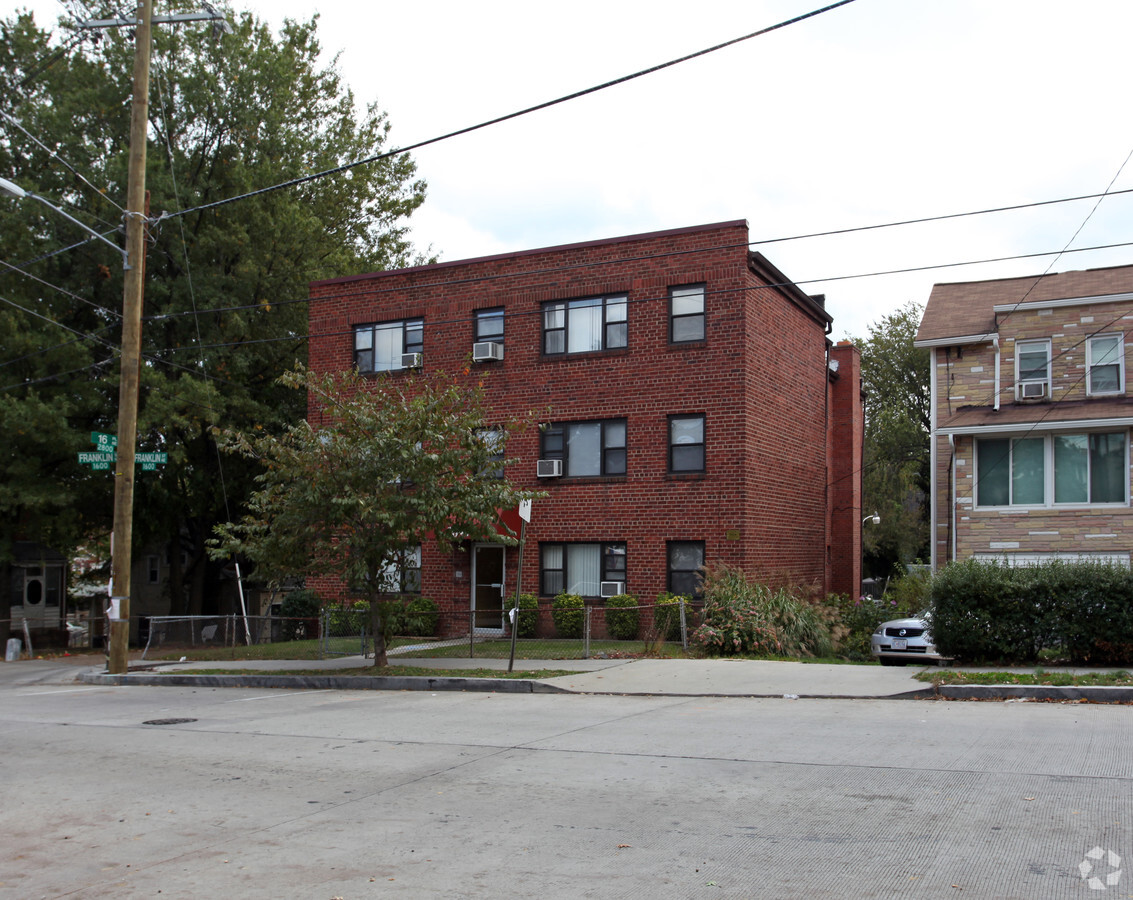 Photo - 1649 Franklin St NE Apartments