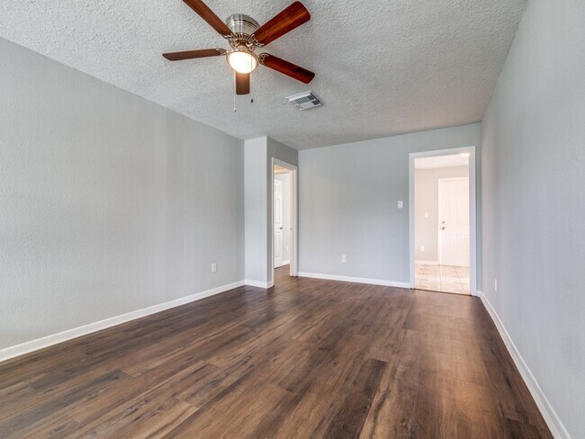 Photo - 411 Gober St