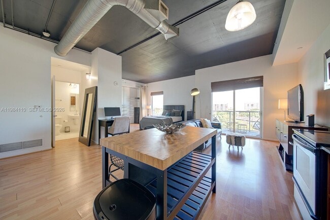 Photo - 10 SW South River Dr Unit 708