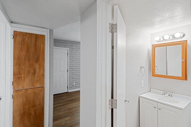 Photo - 1106 North 25th Pl