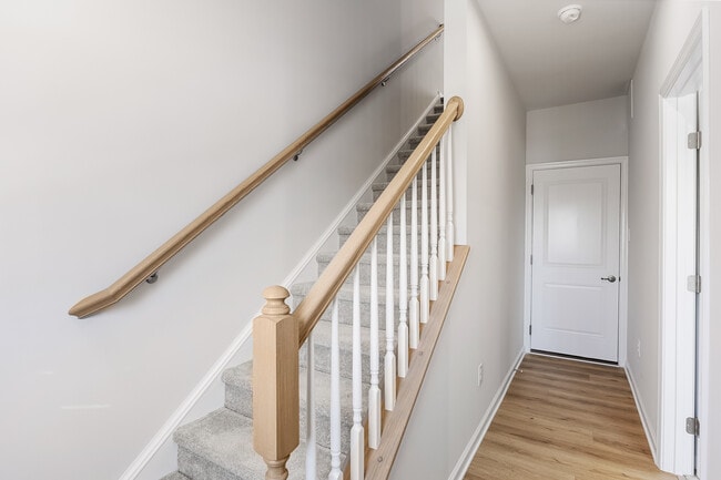 Photo - 10 Sidney Ln