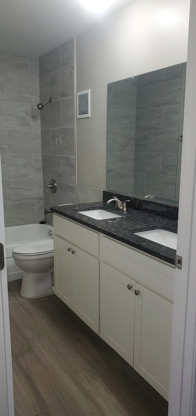 Photo - 7754 Hazelcrest Dr