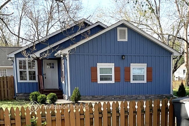 Building Photo - 609 Eastview Cir