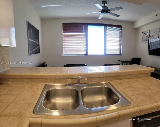 Photo - 540 Brickell Key Dr Unit 307