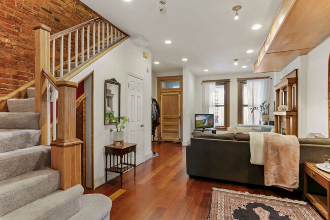 Photo - 1116 Monroe St NW