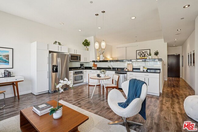 1100 Wilshire Blvd Unit 2209