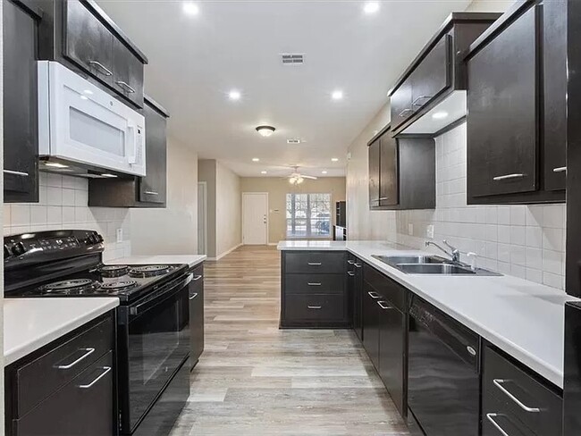 Photo - 1907 S 17th St Unit A