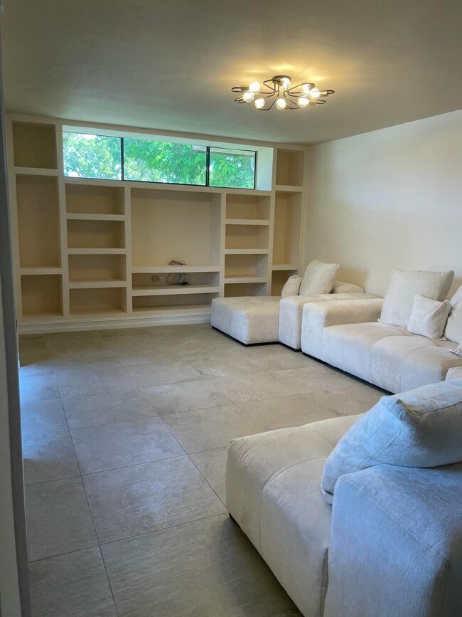 Photo - 22976 Oxford Pl