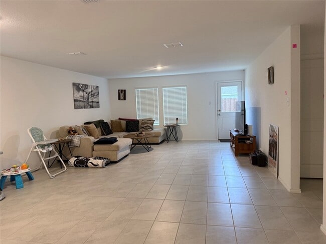 Photo - 330 Ashbrook Wy