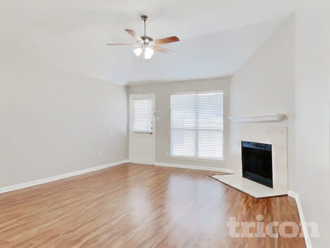 Photo - 3915 Liberty Square Trail