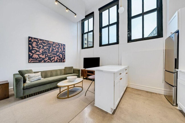 Building Photo - 505 E Travis St Unit ID1267132P