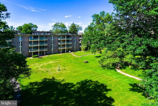 Photo - 7174 Donnell Pl Unidad #D-5