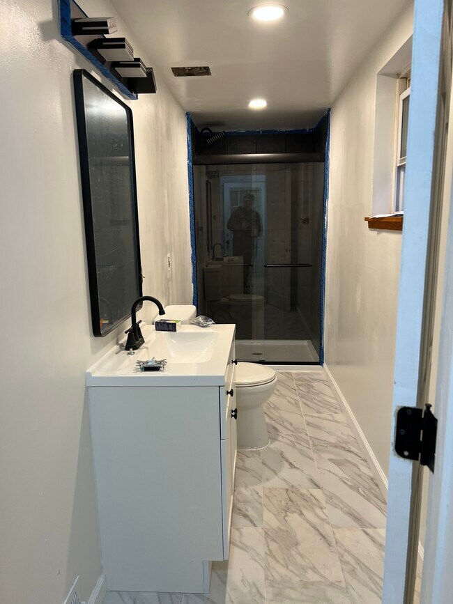 Photo - 6036 Sawyer St