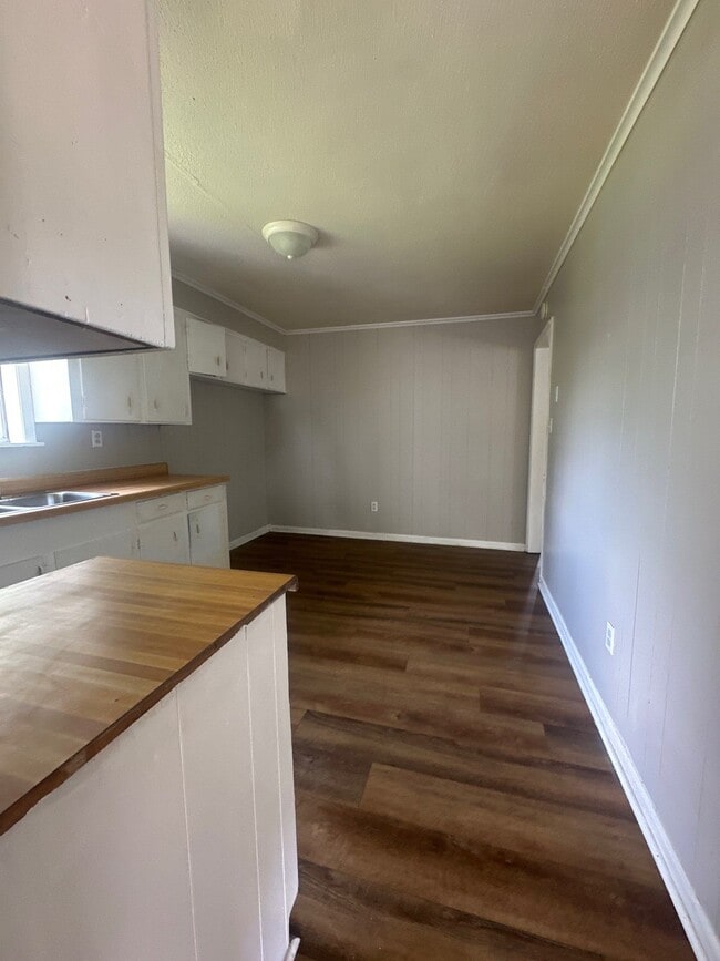 Photo - 110 Tisdale St
