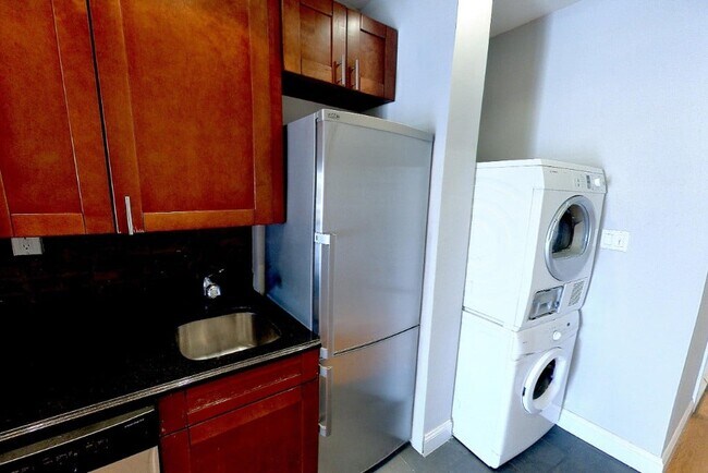 Photo - 102 E 7th St Unidad 8