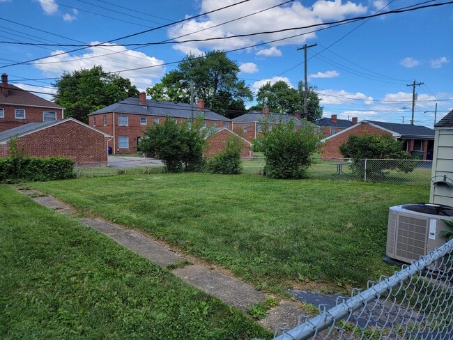 Photo - 594 Chatham Rd